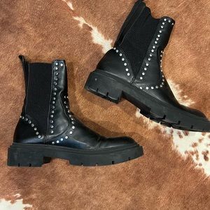 Black Zara boots